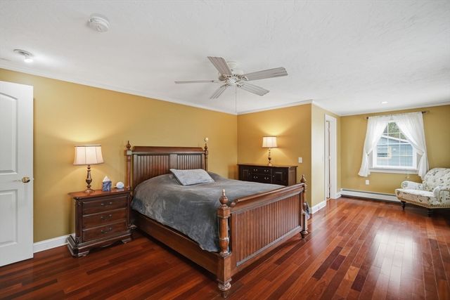7 Crestwood Rd, Leicester, MA 01524