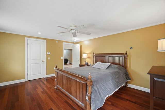 7 Crestwood Rd, Leicester, MA 01524