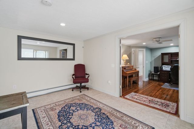 7 Crestwood Rd, Leicester, MA 01524