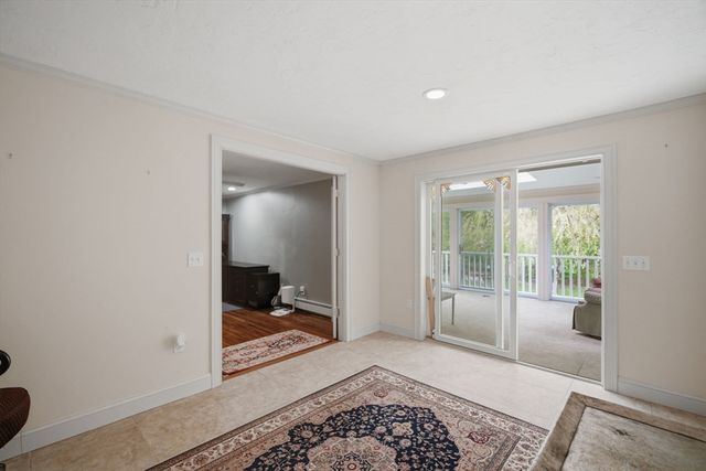 7 Crestwood Rd, Leicester, MA 01524