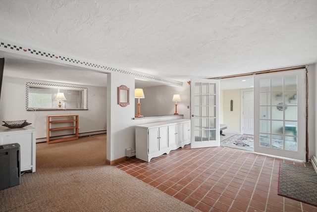 7 Crestwood Rd, Leicester, MA 01524