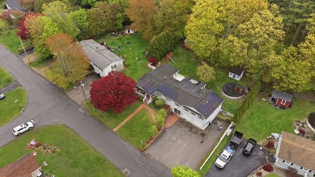 7 Crestwood Rd, Leicester, MA 01524