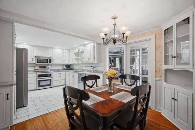7 Crestwood Rd, Leicester, MA 01524