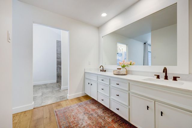 5609 Courtyard CV, Austin, TX 78731