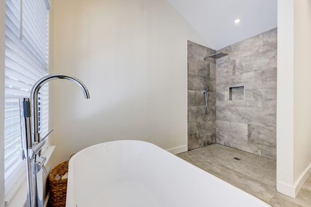 5609 Courtyard CV, Austin, TX 78731