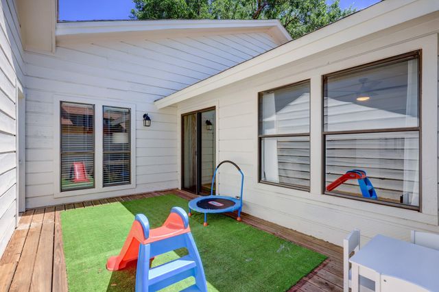 5609 Courtyard CV, Austin, TX 78731