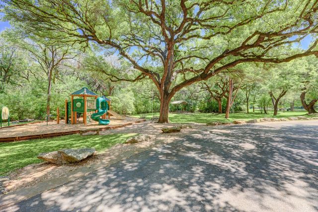 5609 Courtyard CV, Austin, TX 78731