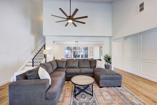 5609 Courtyard CV, Austin, TX 78731