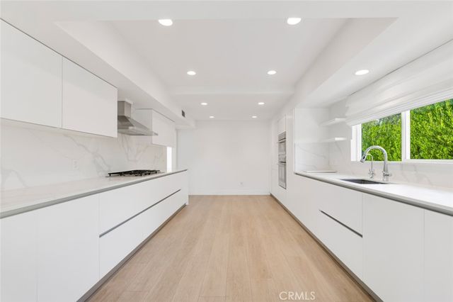 26086 Mulholland Highway, Calabasas, CA 91302