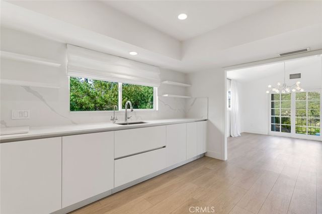 26086 Mulholland Highway, Calabasas, CA 91302