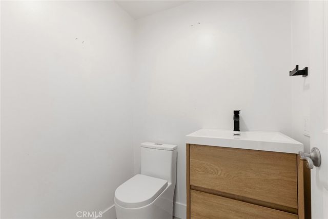 26086 Mulholland Highway, Calabasas, CA 91302