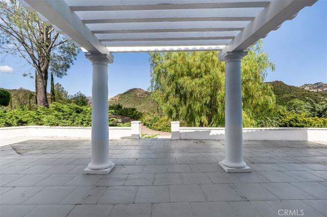 26086 Mulholland Highway, Calabasas, CA 91302