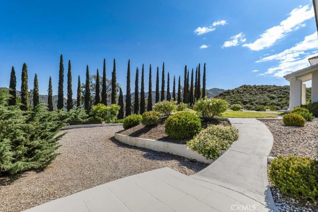 26086 Mulholland Highway, Calabasas, CA 91302