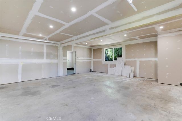 26086 Mulholland Highway, Calabasas, CA 91302