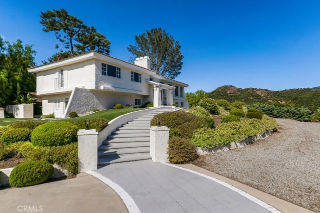 26086 Mulholland Highway, Calabasas, CA 91302