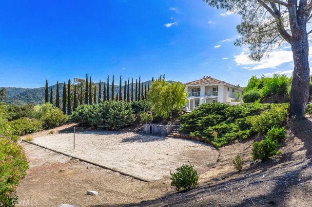 26086 Mulholland Highway, Calabasas, CA 91302