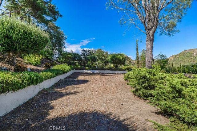 26086 Mulholland Highway, Calabasas, CA 91302