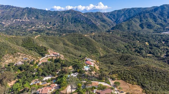26086 Mulholland Highway, Calabasas, CA 91302