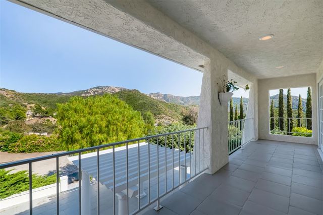 26086 Mulholland Highway, Calabasas, CA 91302