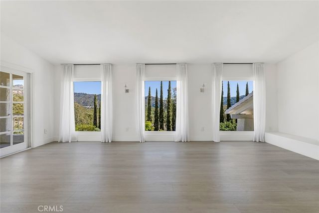 26086 Mulholland Highway, Calabasas, CA 91302
