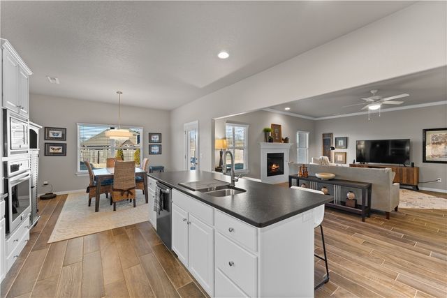 3854 Stonehenge Avenue, Springdale, AR 72764