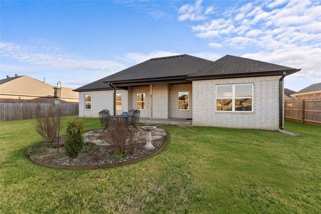 3854 Stonehenge Avenue, Springdale, AR 72764