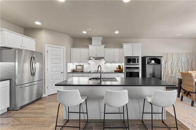 3854 Stonehenge Avenue, Springdale, AR 72764