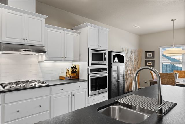 3854 Stonehenge Avenue, Springdale, AR 72764