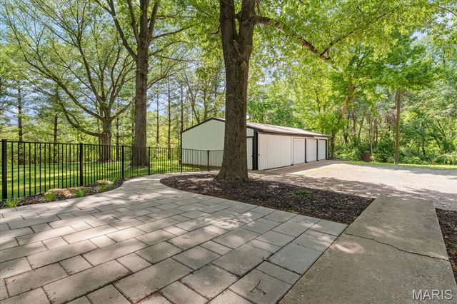 2913 OLD CASEYVILLE Road, Swansea, IL 62226