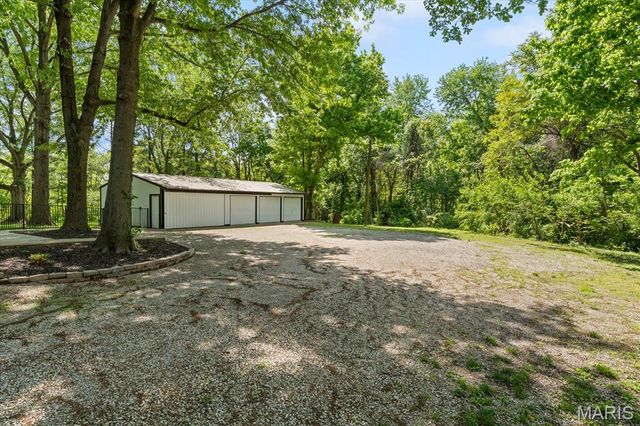 2913 OLD CASEYVILLE Road, Swansea, IL 62226
