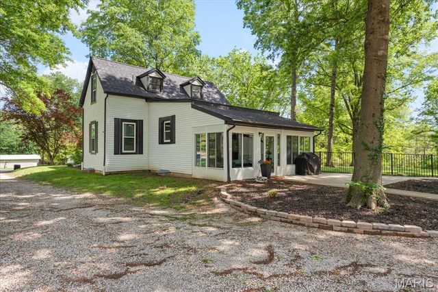2913 OLD CASEYVILLE Road, Swansea, IL 62226