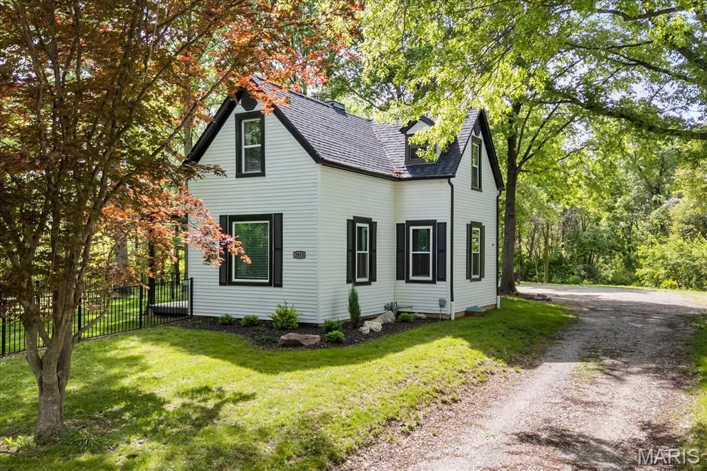 2913 OLD CASEYVILLE Road, Swansea, IL 62226