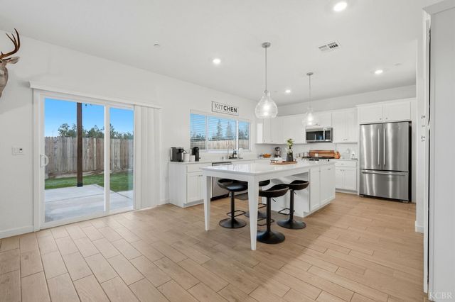 4449 N Phoenix Avenue, Fresno, CA 93723