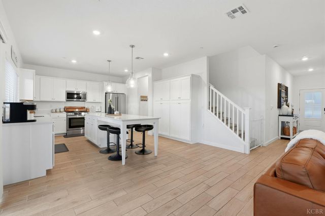 4449 N Phoenix Avenue, Fresno, CA 93723