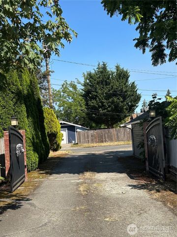 5821 S Sheridan Avenue, Tacoma, WA 98408