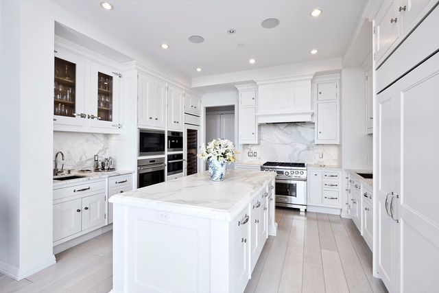 1 Franklin St PH1B, Boston, MA 02110