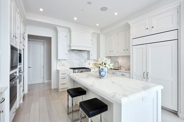 1 Franklin St PH1B, Boston, MA 02110