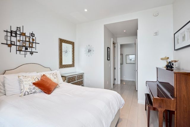 1 Franklin St PH1B, Boston, MA 02110