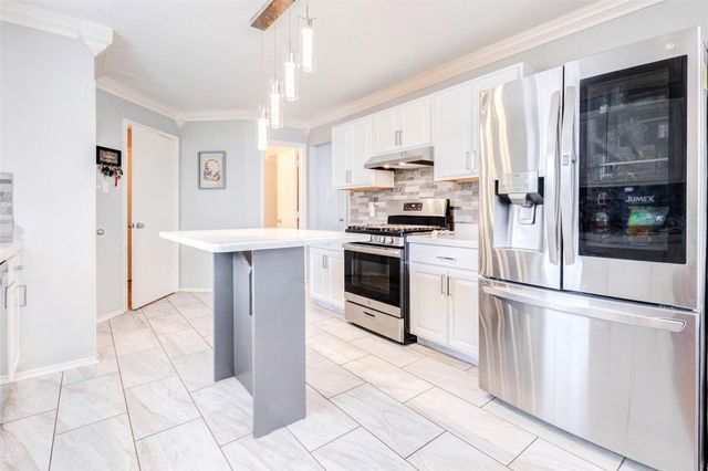 2202 Falling Oaks Road, Houston, TX 77038