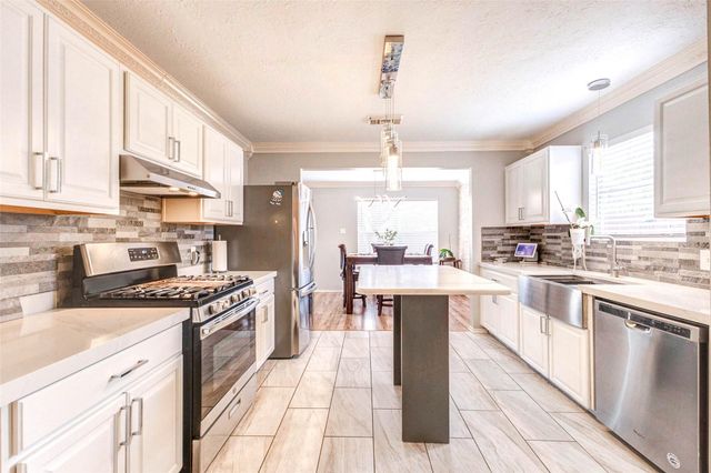 2202 Falling Oaks Road, Houston, TX 77038