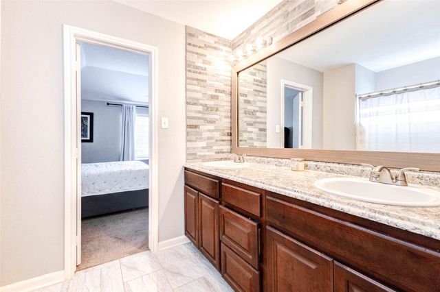 2202 Falling Oaks Road, Houston, TX 77038