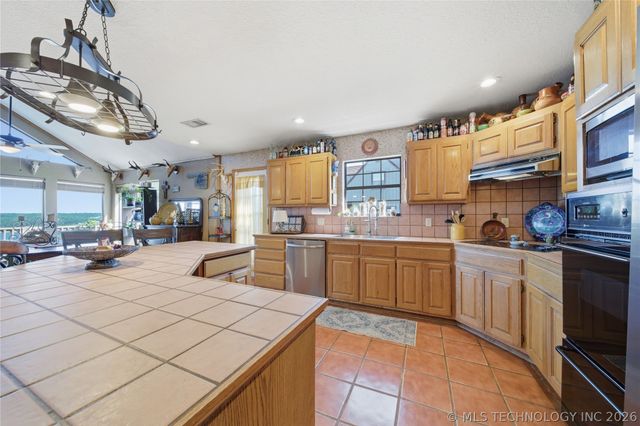 13198 Wells Drive, Sperry, OK 74073