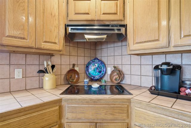 13198 Wells Drive, Sperry, OK 74073