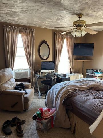 638 Meadow St, Roselle Boro, NJ 07203