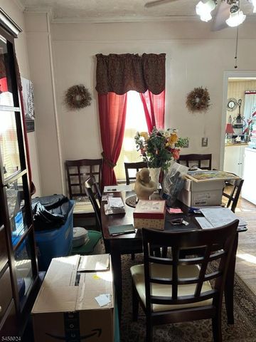638 Meadow St, Roselle Boro, NJ 07203