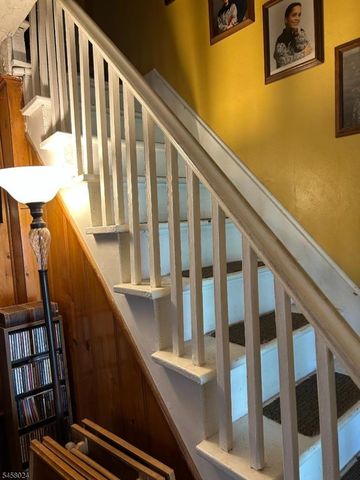 638 Meadow St, Roselle Boro, NJ 07203