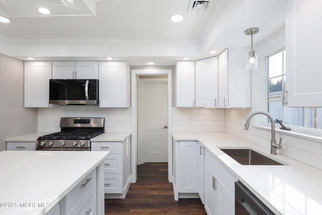 118 State Route 34, Holmdel, NJ 07733