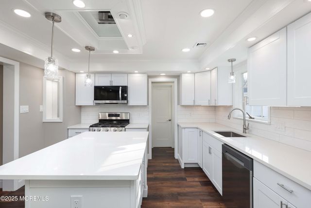 118 State Route 34, Holmdel, NJ 07733