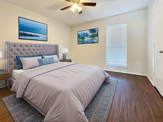 425 SW Thomas Street B, Burleson, TX 76028