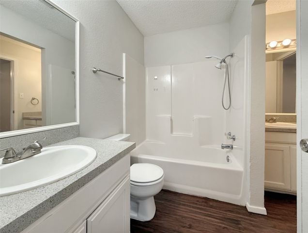 425 SW Thomas Street B, Burleson, TX 76028